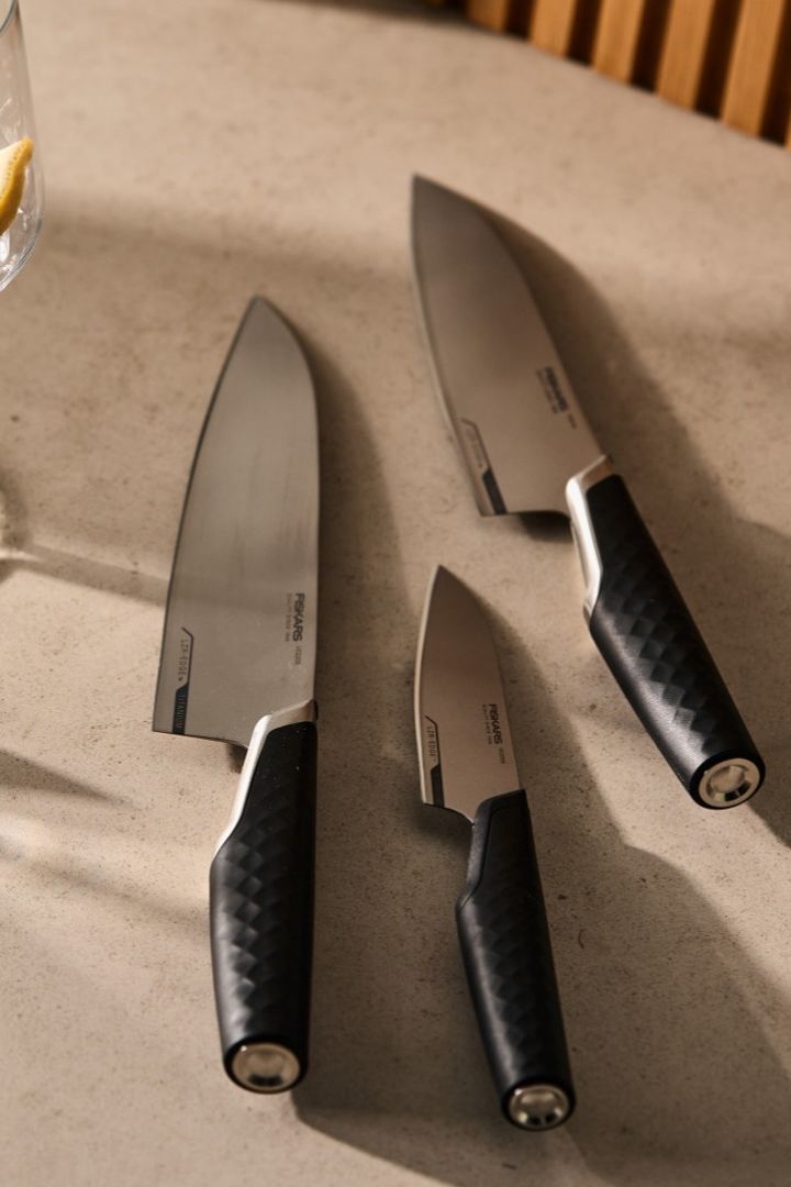 Creative gift ideas for a birthday. Here you see three of the knives from the Royal collection from Fiskars. 