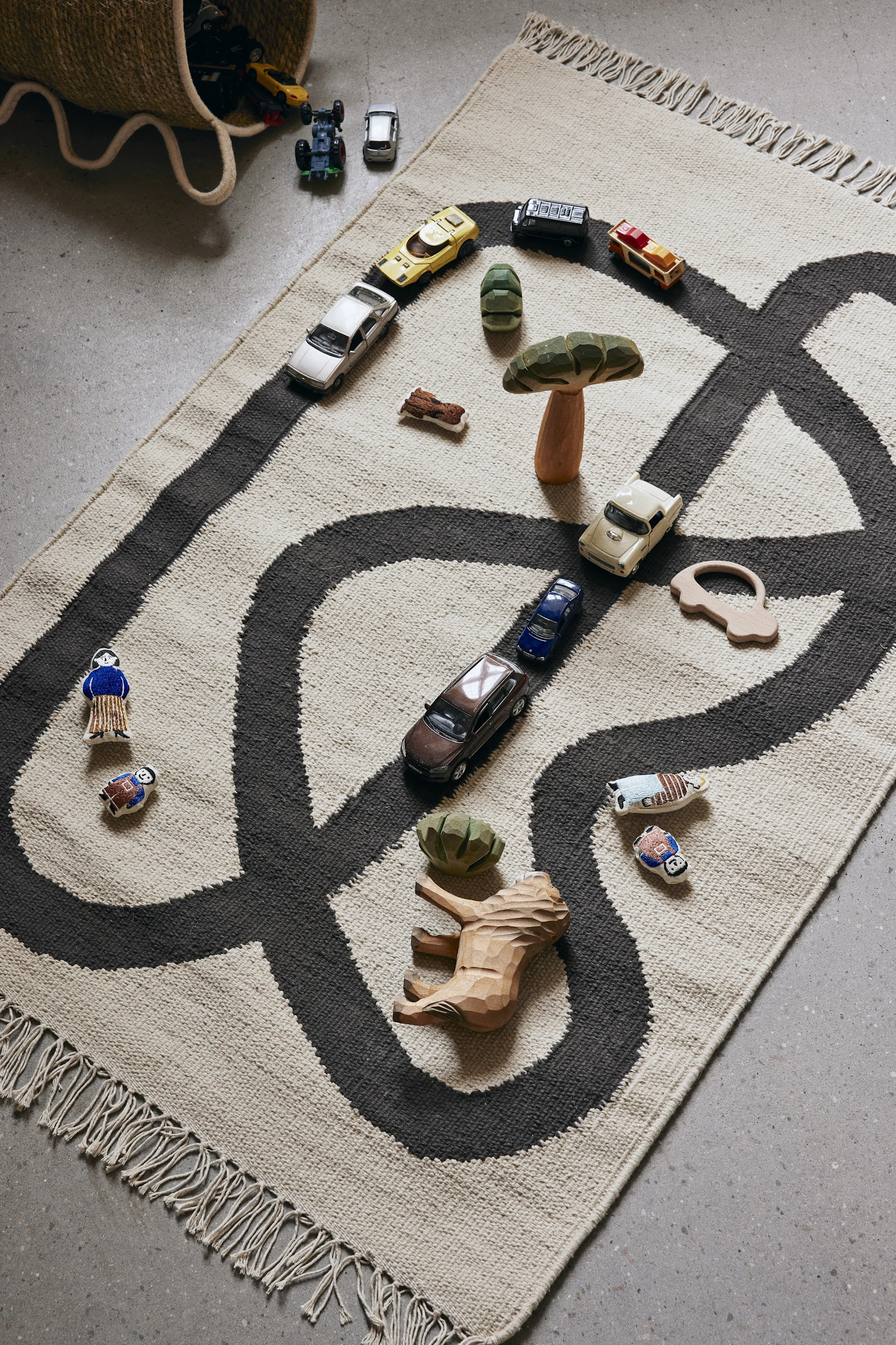 The Line rug from ferm LIVING looks like a road map, the perfect idea for the children's room. 