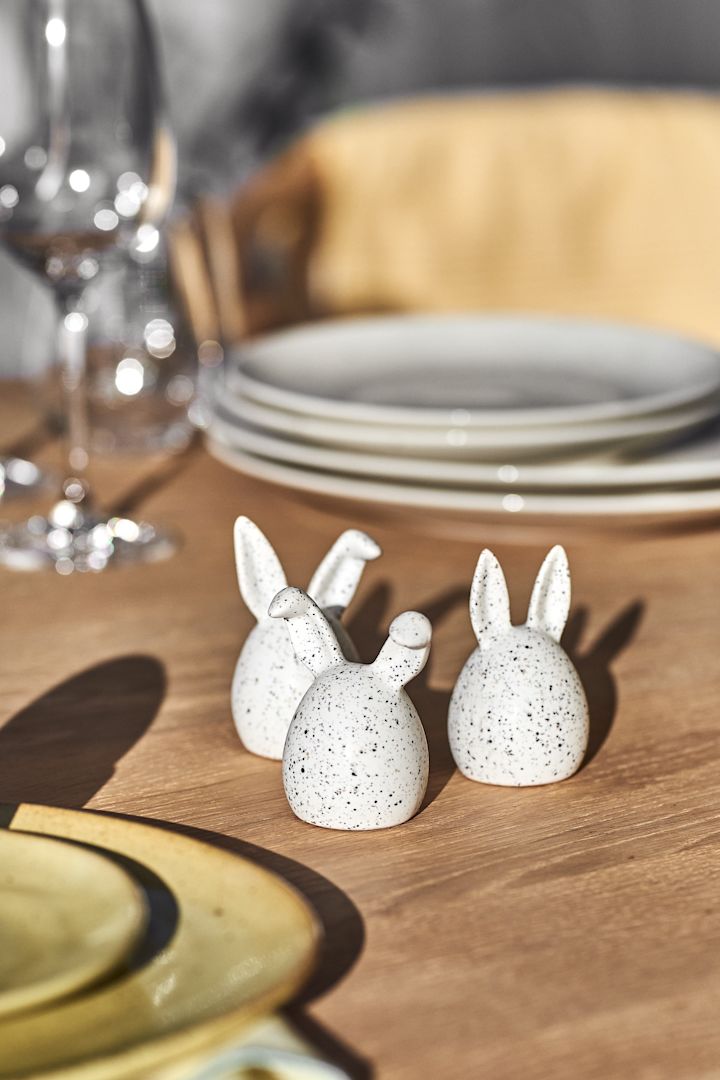 Here you see a cute idea for your Easter table setting with the triplets from DBKD. 
